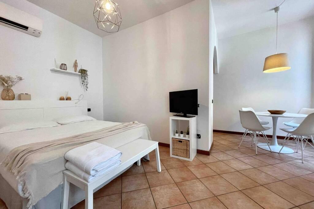 Unconventional Apartment: Centro Storico Con Bici Mantova Kültér fotó